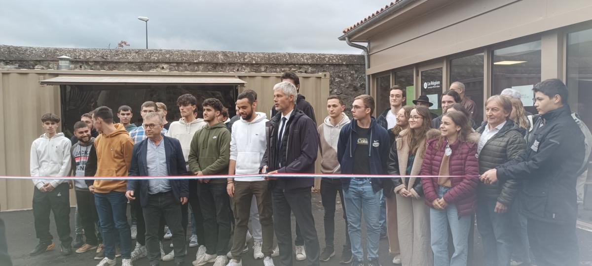 Laurent Wauquiez inaugure l'internat et le Chartruck