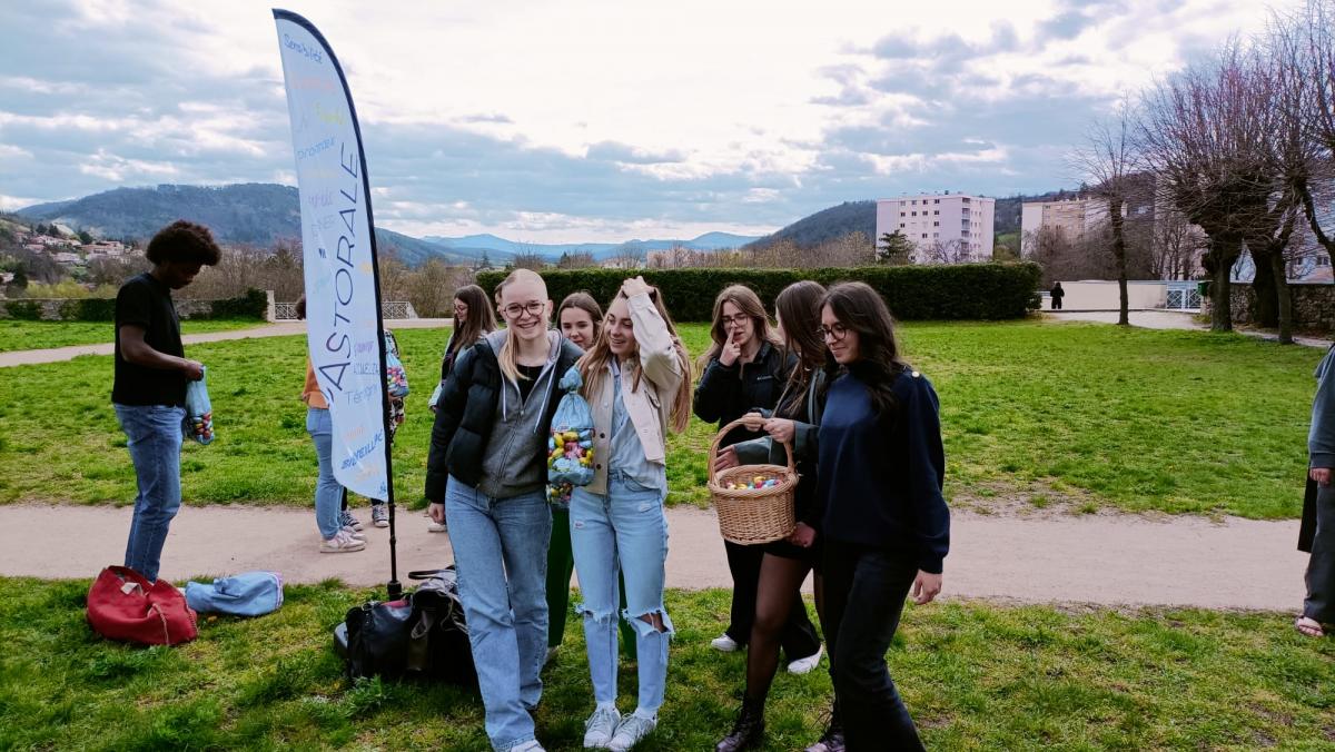 Chasse aux oeufs au lycée !